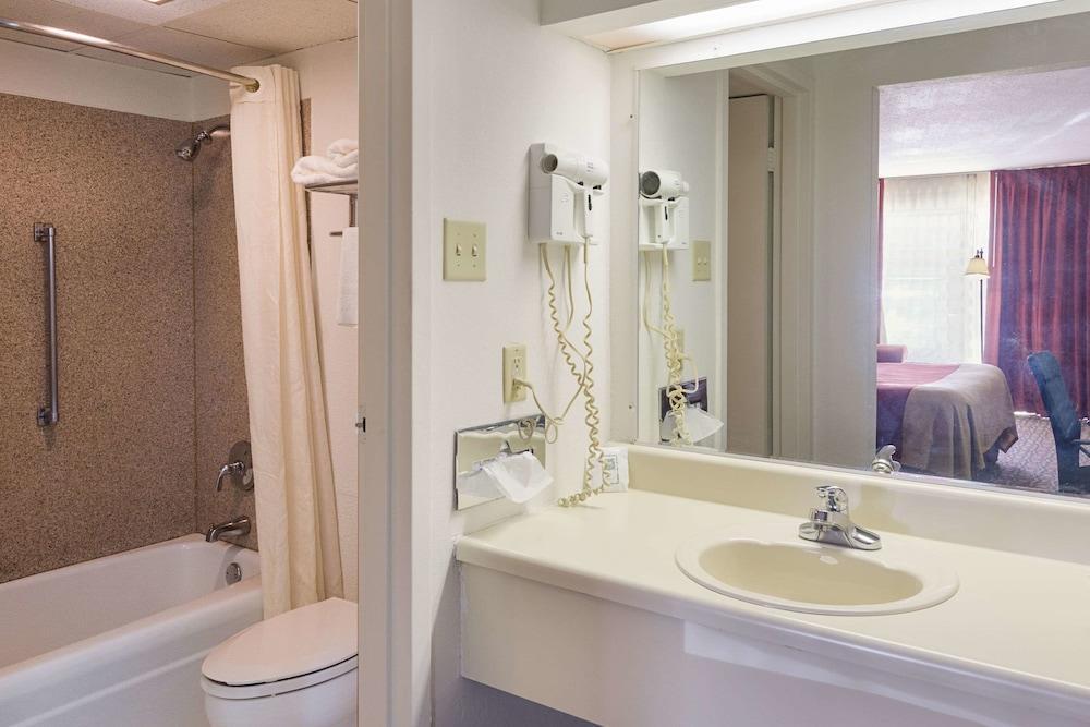 Econo Lodge Мартинсвилл Экстерьер фото