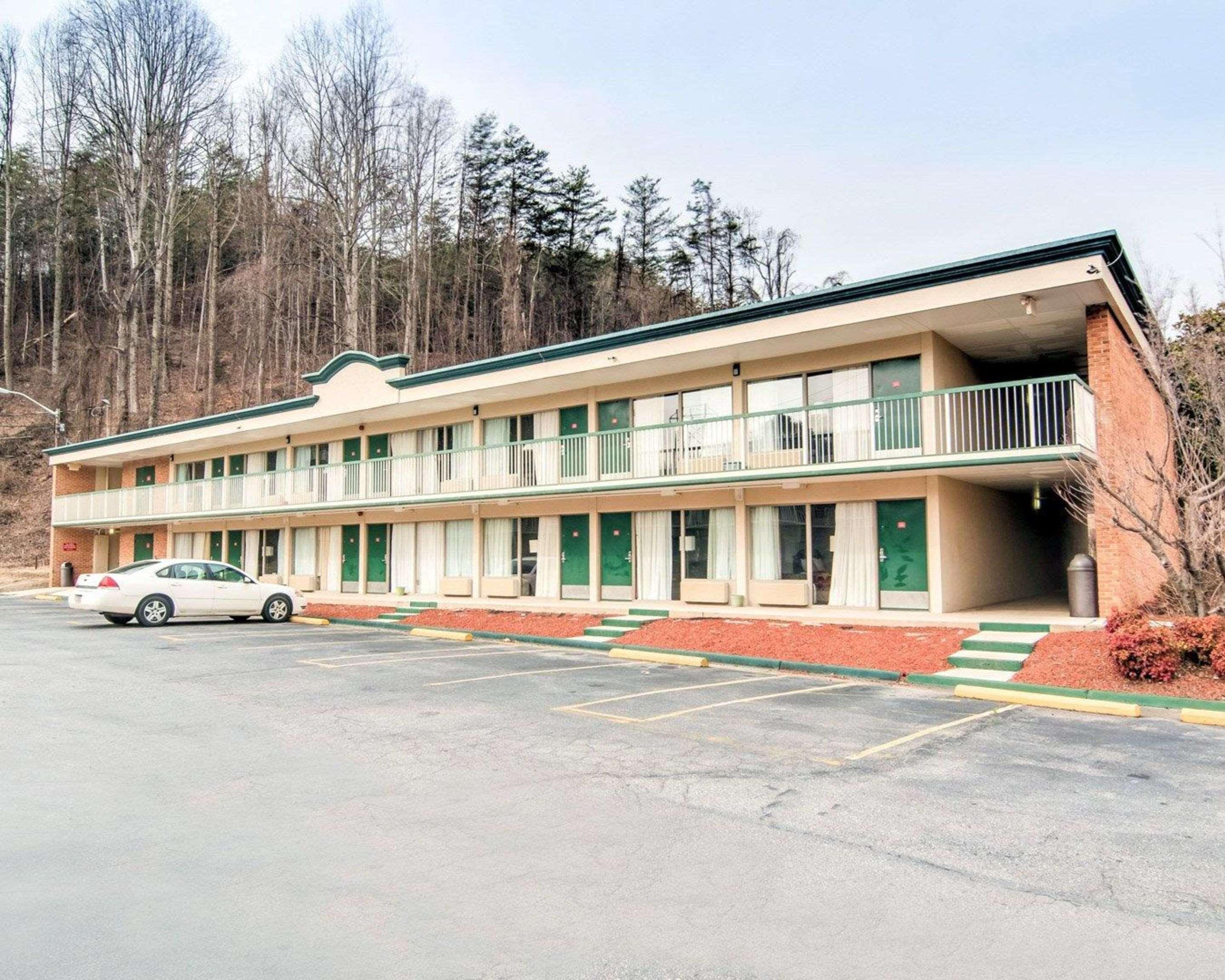 Econo Lodge Мартинсвилл Экстерьер фото