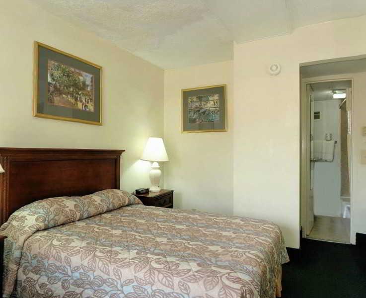 Econo Lodge Мартинсвилл Экстерьер фото